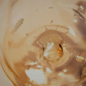 Champagnerglas mit feiner Perlage Champagnerglas mit feiner Perlage